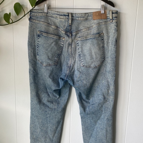 H&M Mom Jeans Ultra High Waist | Size 18 - Picture 4 of 6